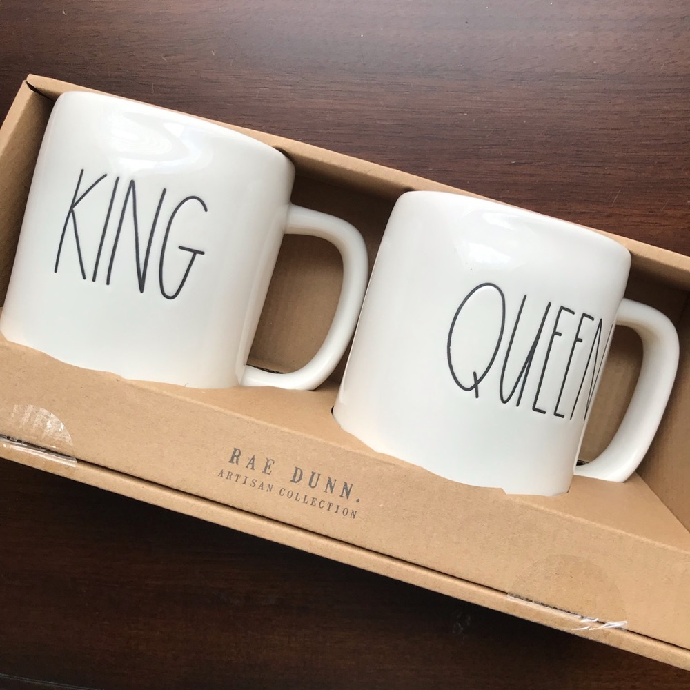 Rae Dunn Queen King Mug Set